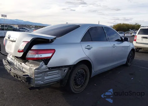 2010 Toyota Camry Le z USA, uszkodzony, nr VIN 4T4BF3EK2AR026100